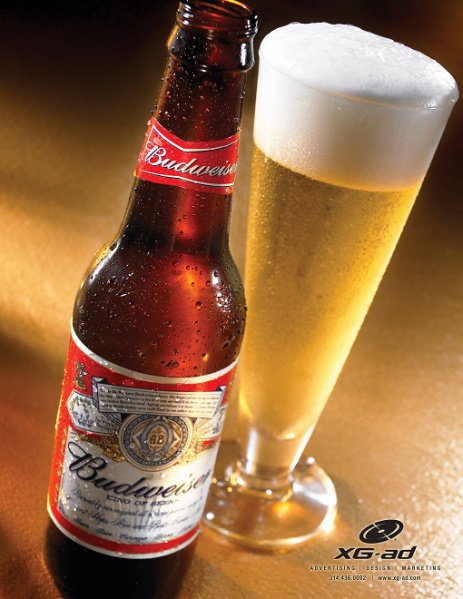 Fichier:Budweiser-Bottle-and-Glass-Photography.jpg